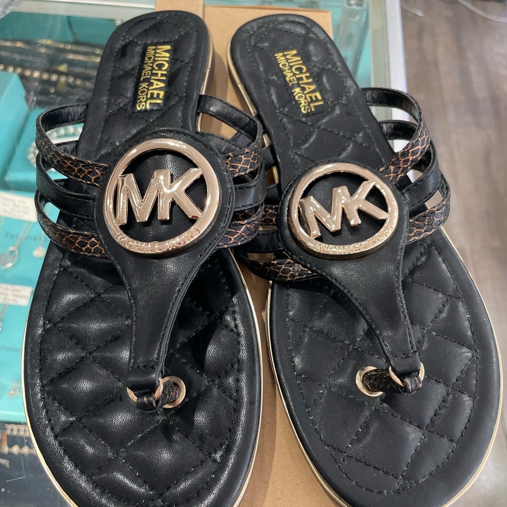 Black MK Michael Kors Flip flops size 10